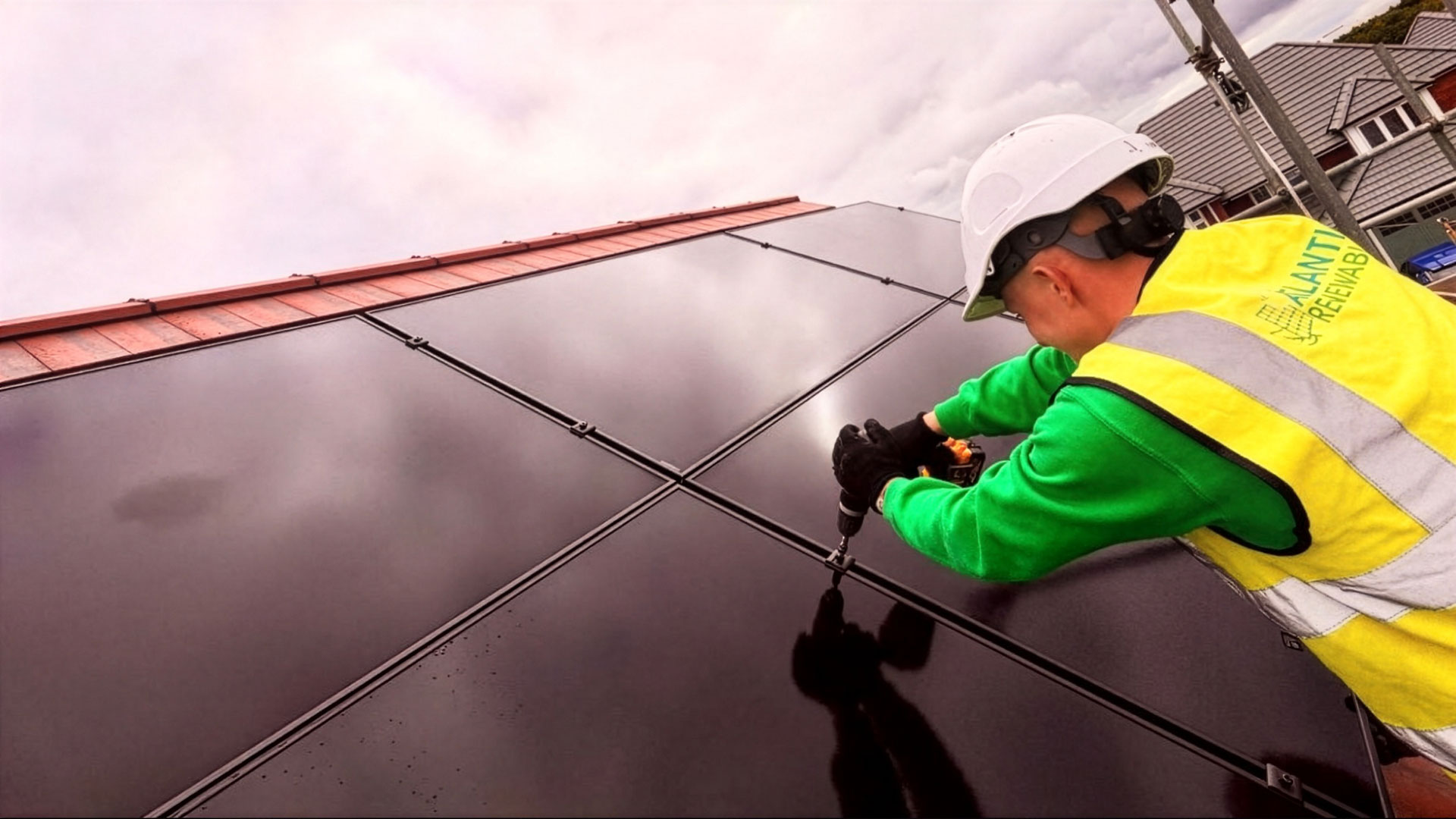 Why 0% VAT on Solar Panels Ends in March 2027: How Greater Manchester Homeowners Can Maximise Savings